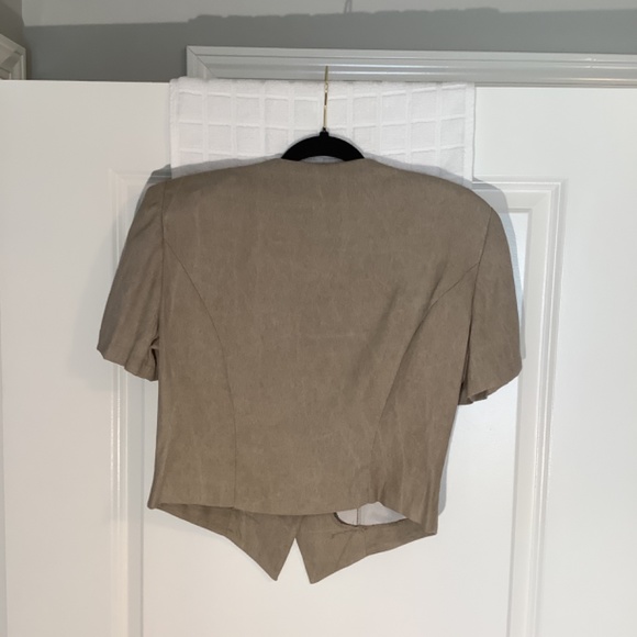 Miss Scarlett  Junior’s 2Piece Skirt Suit Tan Size 9/10 - Picture 3 of 8